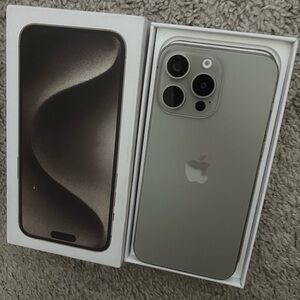 iPhone 15 Pro Max 256gb, Not E-sim